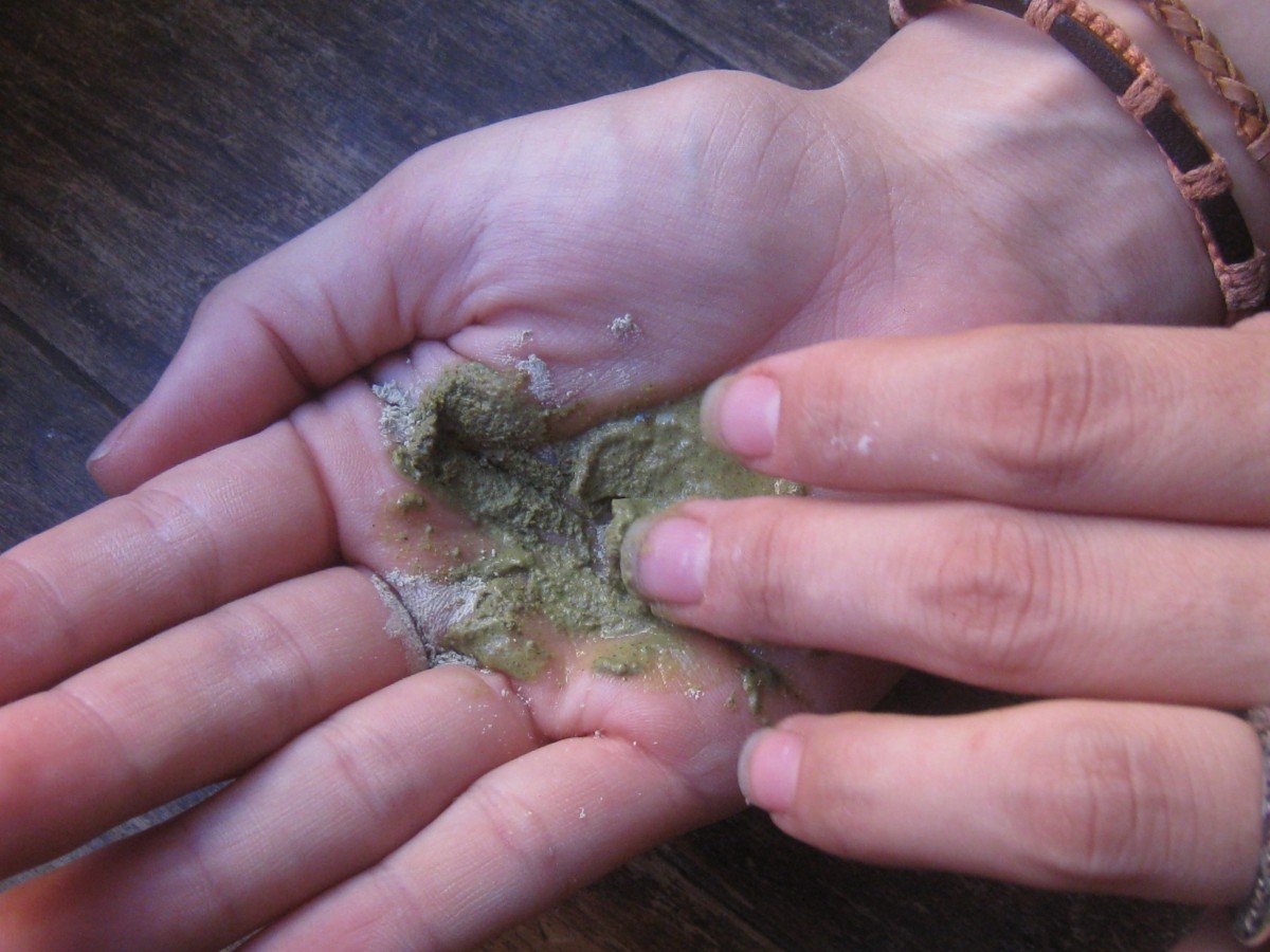 Herbal Healing Clay {Cuts, Scrapes, and Pimples}
